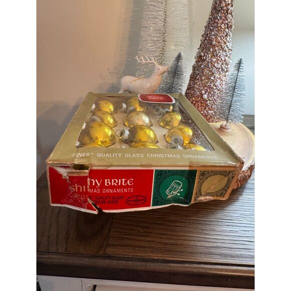 Vintage Shiny Bright gold ornaments set of 12 with box - Picture 7 of 7